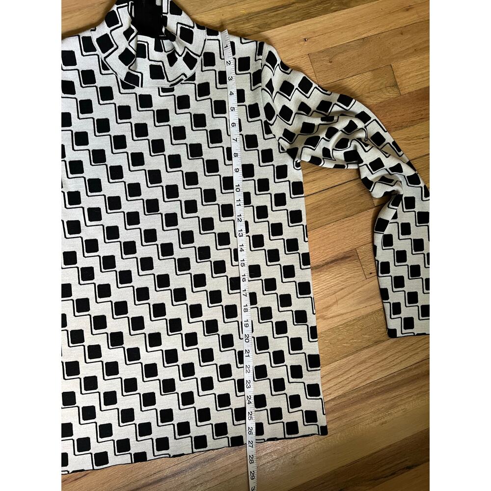 Quiet Luxury St. John Wool Stretch Maximalist Black White Mock Neck Sweater Sz L - Picture 12 of 14